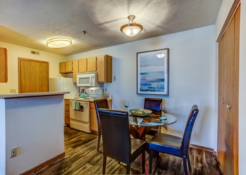 Dining area at Lake Forest Apartments in Westerville, OH